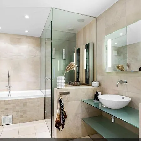 Terraced House With 4 Bedrooms Available For Ons 스타방에르